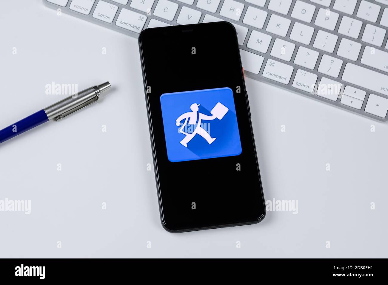 Logo der USPS-App (Informed Delivery) auf einem Smartphone-Bildschirm. Stockfoto
