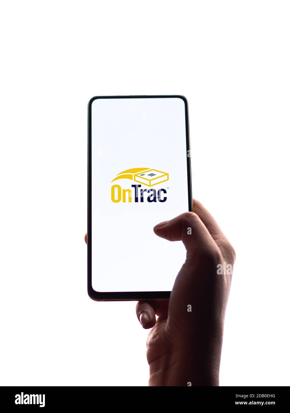 Assam, indien - November 15, 2020 : Ontrac Logo auf Handy-Bildschirm Stock Bild. Stockfoto