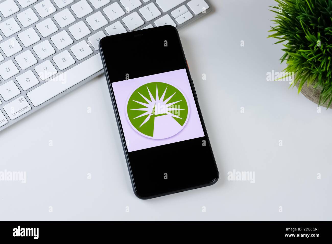 Fidelity Investments App-Logo auf einem Smartphone-Bildschirm. Stockfoto