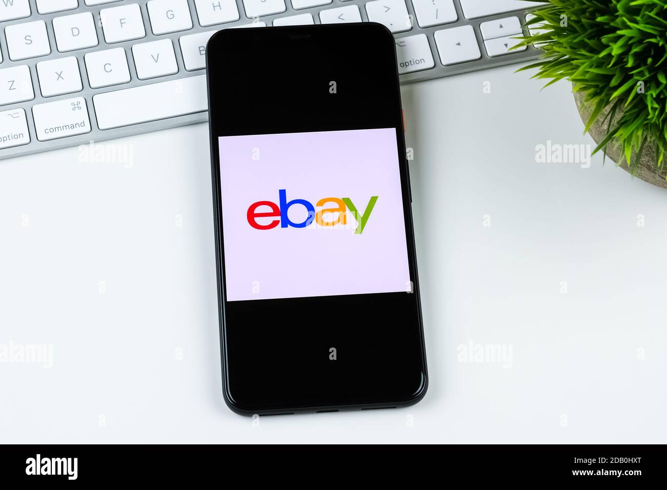 EBay App-Logo auf einem Smartphone-Bildschirm. Stockfoto