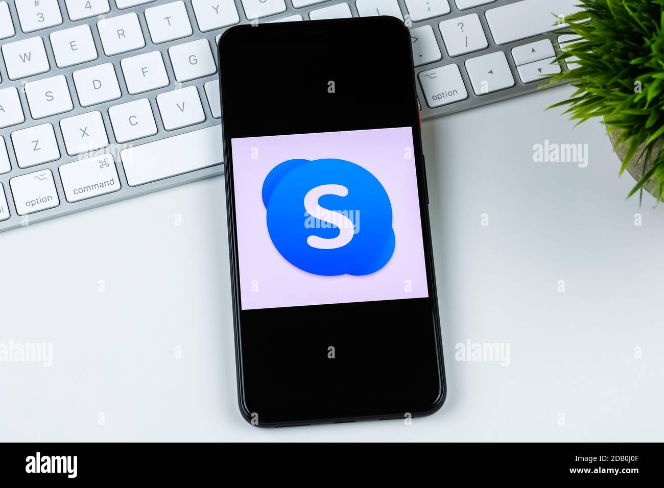 Skype-App-Logo auf einem Smartphone-Bildschirm. Stockfoto