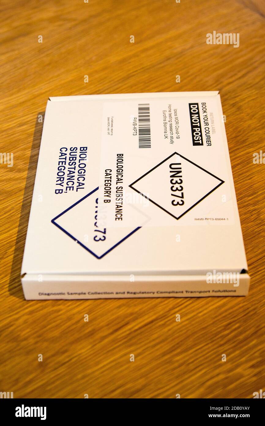 Ein Covid-19 Testkit, das im November 2020 an Ipsos MORI am Imperial College, London, zurückgegeben werden soll Stockfoto