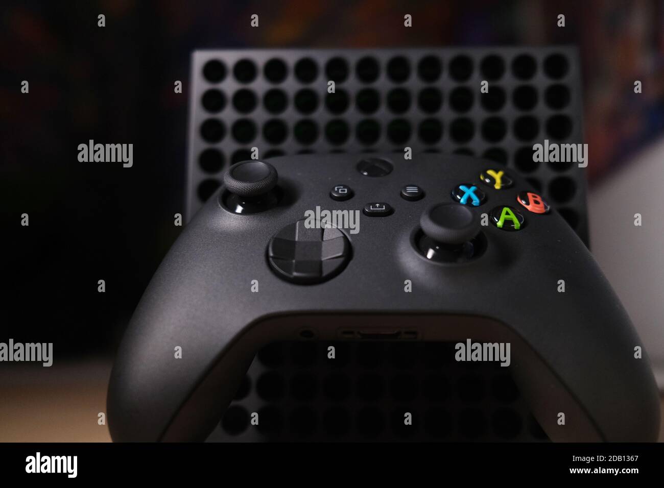 MADRID, SPANIEN - 10. November 2020: Fotoshooting und Testen von Xbox Series X-Produkten Stockfoto