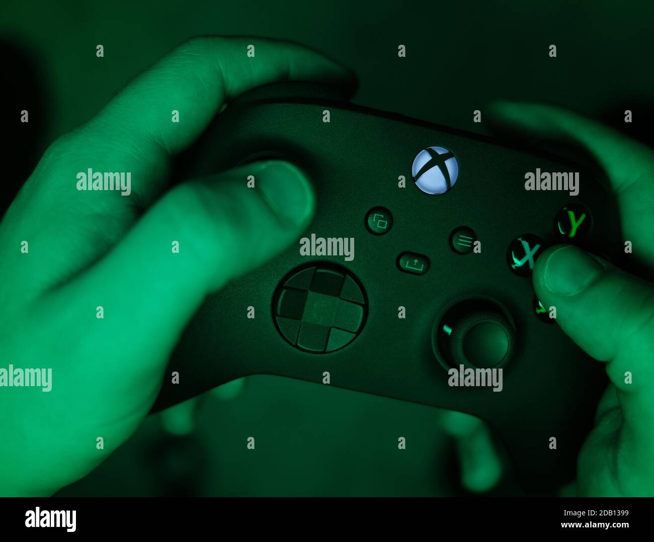 MADRID, SPANIEN - 10. November 2020: Fotoshooting und Testen von Xbox Series X-Produkten Stockfoto