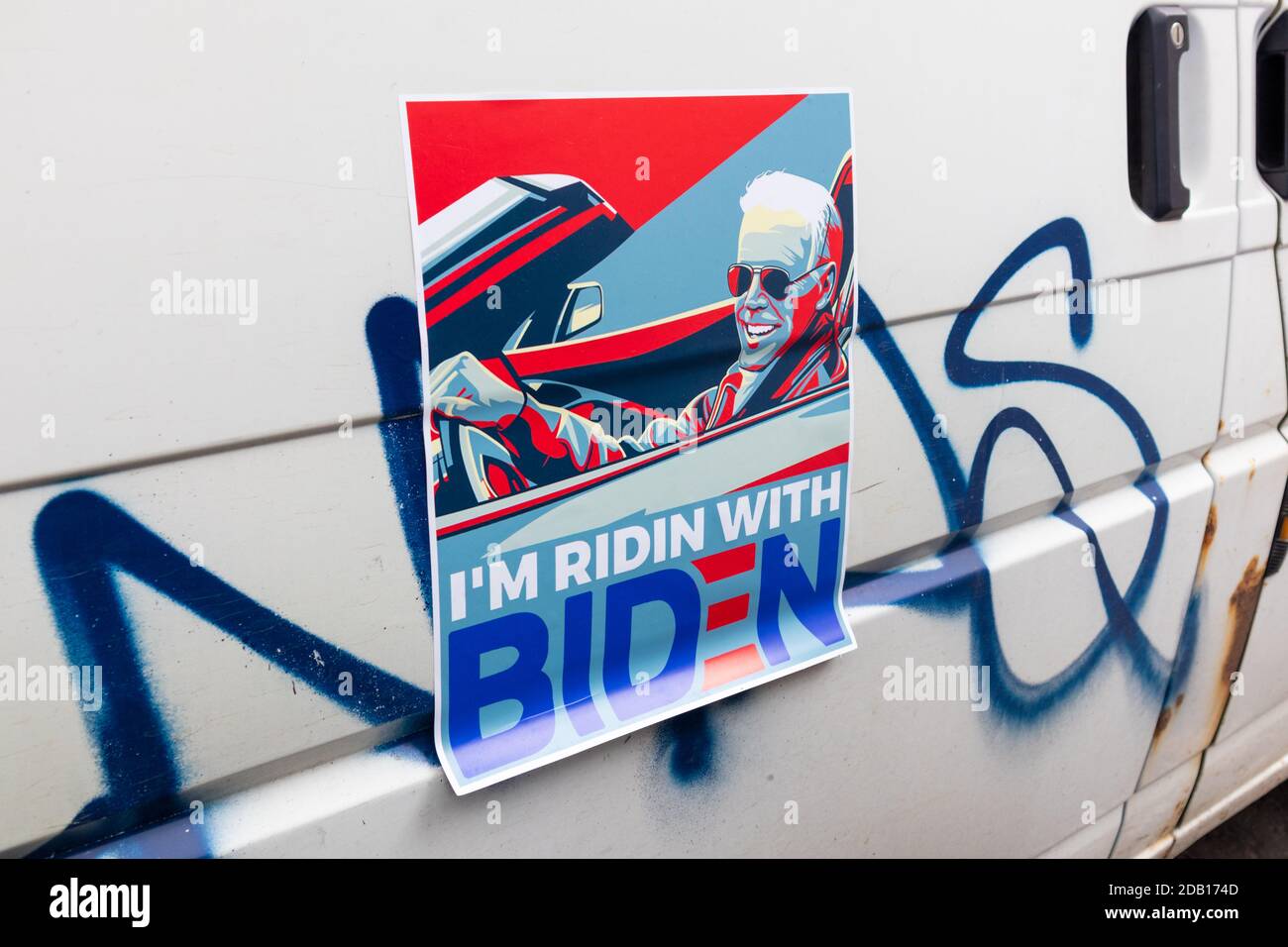 Ich bin ridin mit Biden politischen Zeichen auf der Seite eines van, london, großbritannien Stockfoto
