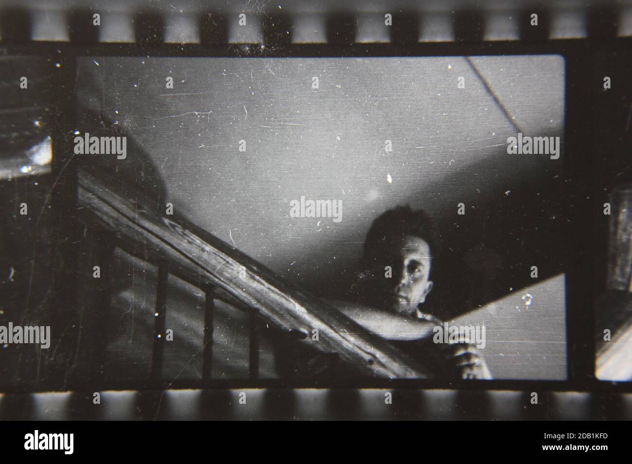 Fine 1970er Jahre Vintage Schwarz-Weiß-Fotografie Selbstporträt eines Fotografen Künstler. Stockfoto