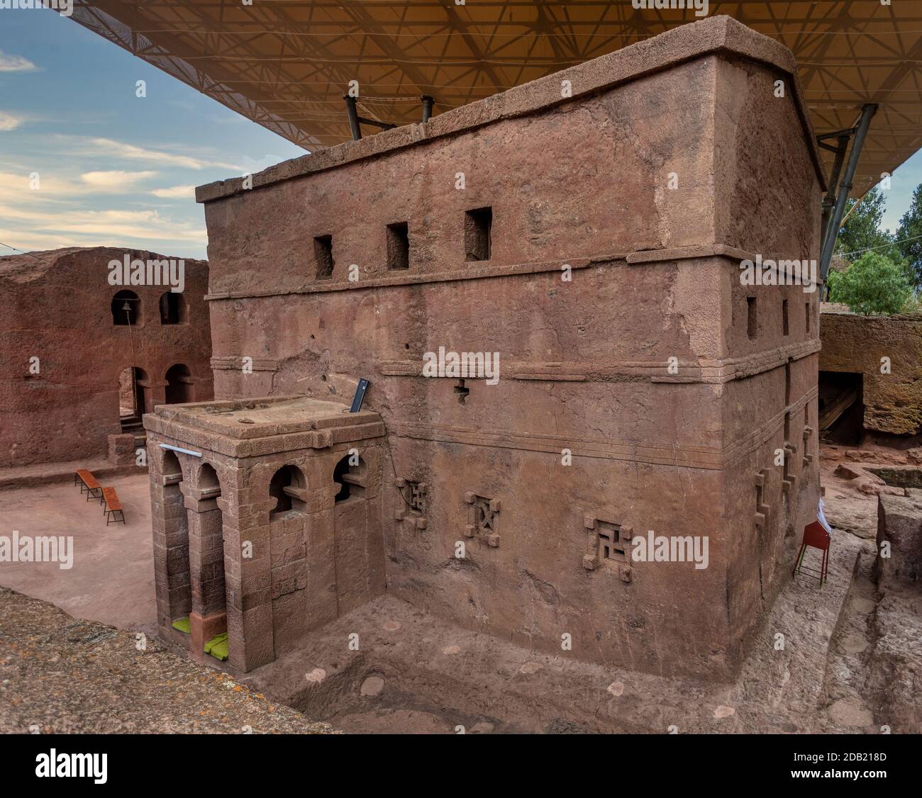 Biete Meskel - englischer Name House of the Cross, in Felsen gehauene orthodoxe unterirdische Monolithkirche. UNESCO-Weltkulturerbe Lalibela Äthiopien, Stockfoto