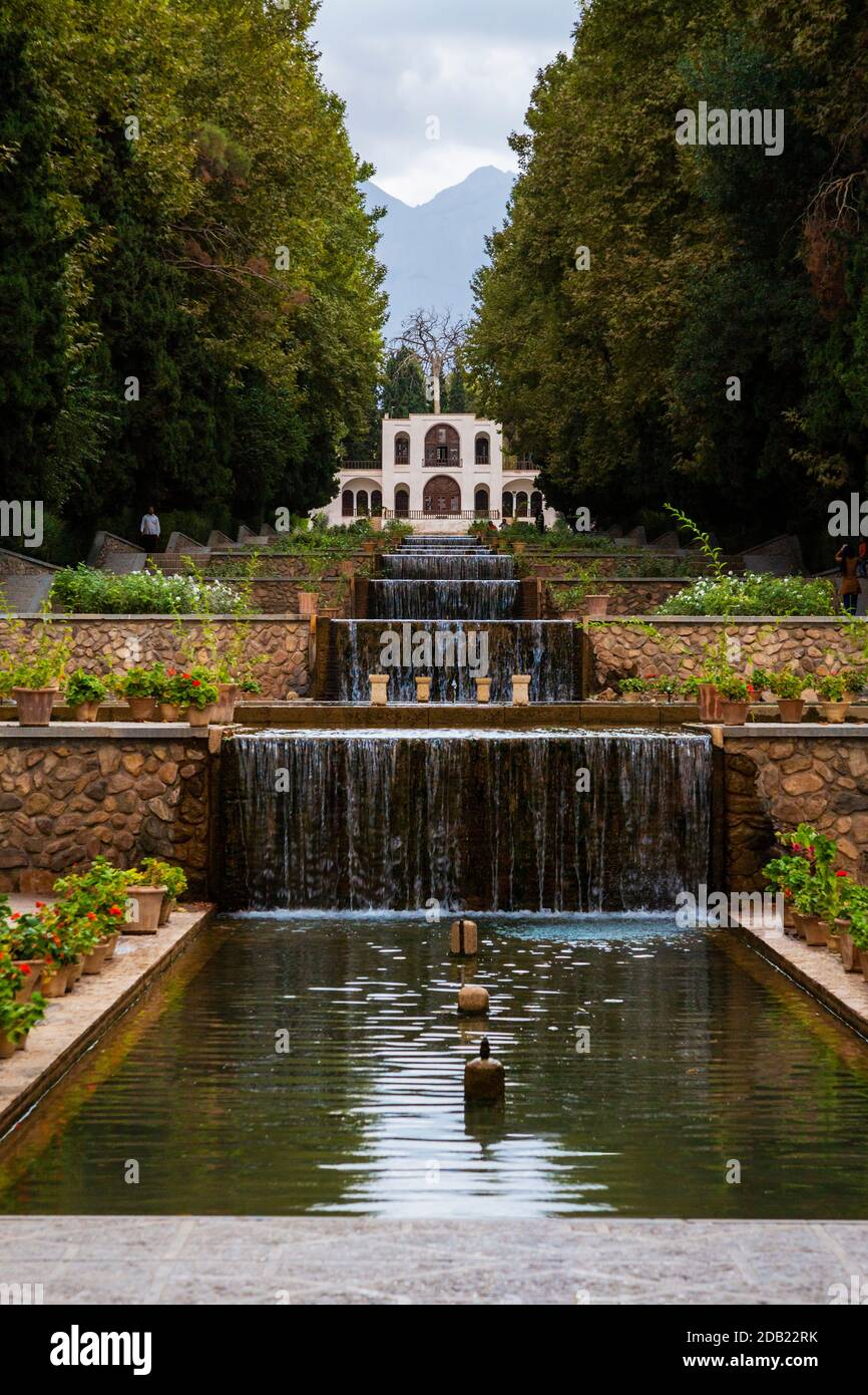 Shazdeh Garden ist ein historischer persischer Garten in der Nähe von Mahan in der Provinz Kerman. Die „Persischen Gärten“ wurden 2011 in die UNESCO-Liste des Weltkulturerbes aufgenommen. Stockfoto