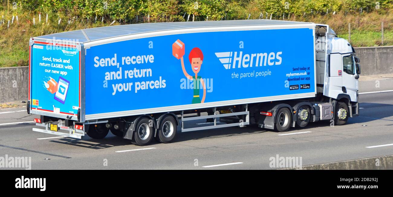 Hermes Paket Supply Chain Geschäft Lieferung LKW Transport Grafiken In der  Werbung auf Seite & Rückseite des Sattelzugfahrens Autobahn Großbritannien  Stockfotografie - Alamy