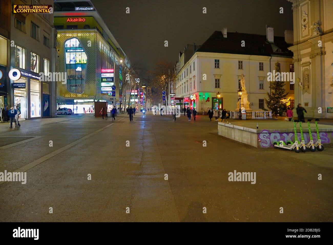 Covid 19: Wien vor der 2. Harten Sperre Wien, 13. November 2020 verlassene Mariahilferstraße - weltweite Nutzung Stockfoto