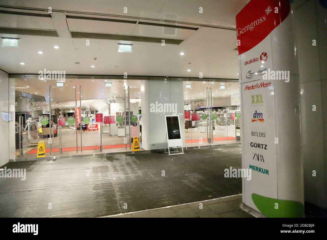 Covid 19: Wien vor der 2. Hardlockdown Wien, 13. November 2020 Geschlossenes Kaufhaus GERNGROSS Handel Shoppingcenter weltweit im Einsatz Stockfoto