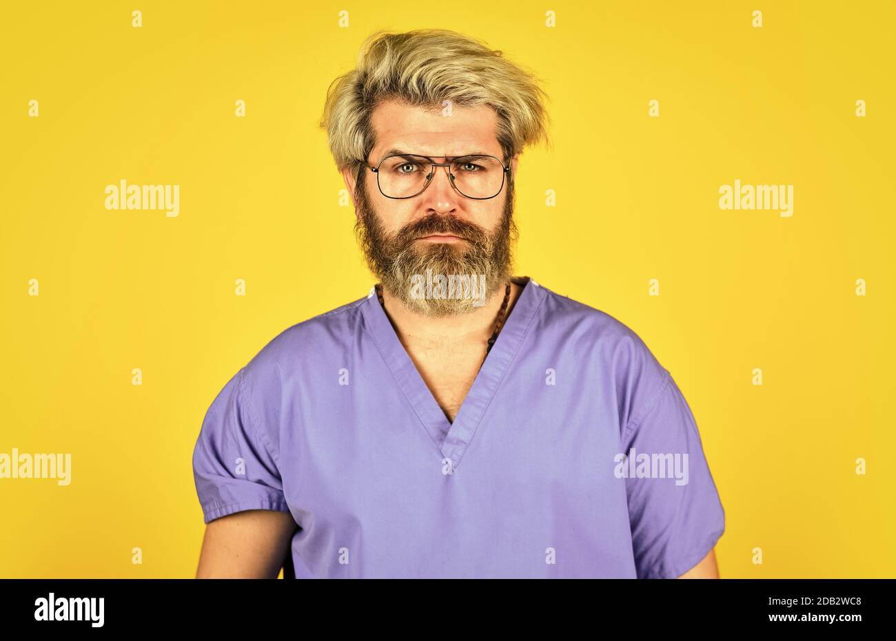 Qualifizierte und erfolgreiche Arzt in medizinischer Uniform. Arbeit im Krankenhaus. Beste Qualität für Sie. Medizin ist meine Leidenschaft. Healthcare Professionals. Healthcare and Medical Konzept. Stockfoto