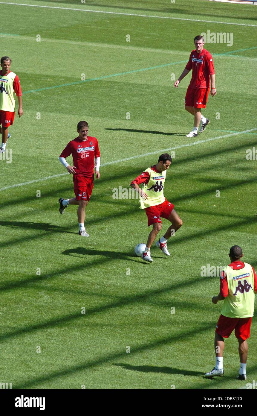 Ryan Giggs trainiert im August 2005 mit der Fußballmannschaft von Wales im Liberty Stadium in Swansea, Großbritannien Stockfoto