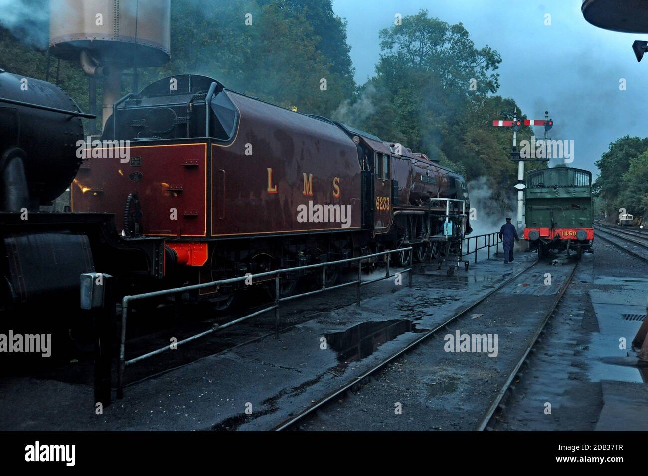 LMS Princess Coronation Class 6233 Herzogin von Sutherland am Bewdley Bahnhof, Severn Valley Railway, Worcestershire Stockfoto