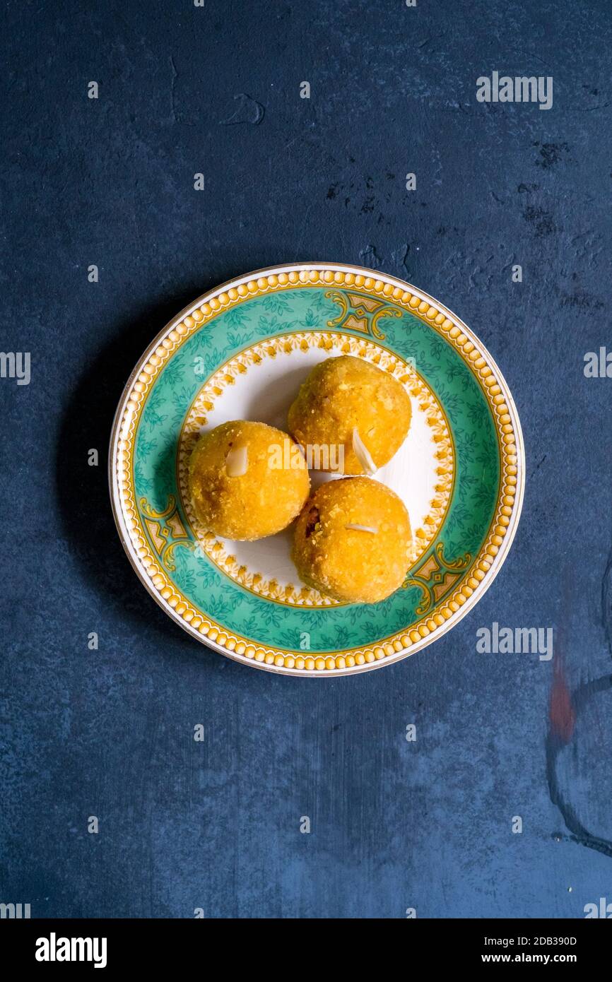 Gewürztes Gramm Mehl ladoo (Besan ladoo) Stockfoto