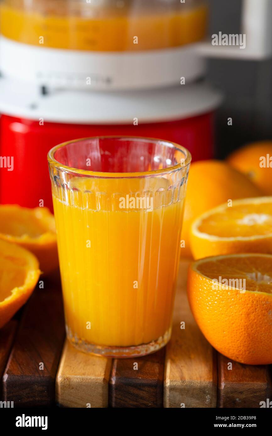 Orangen zum Entsaften für Orangensaft - FOODPIX Stockfoto