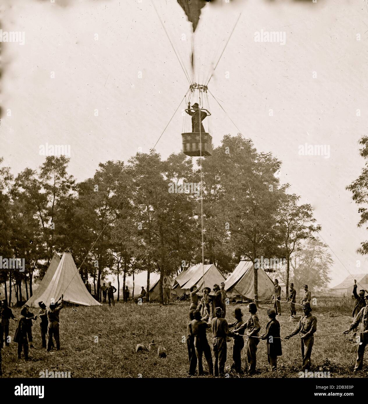 Fair Oaks, VA. Prof. Thaddeus S. Lowe beobachtet die Schlacht von seinem Ballon 'Intrepid' aus. Stockfoto