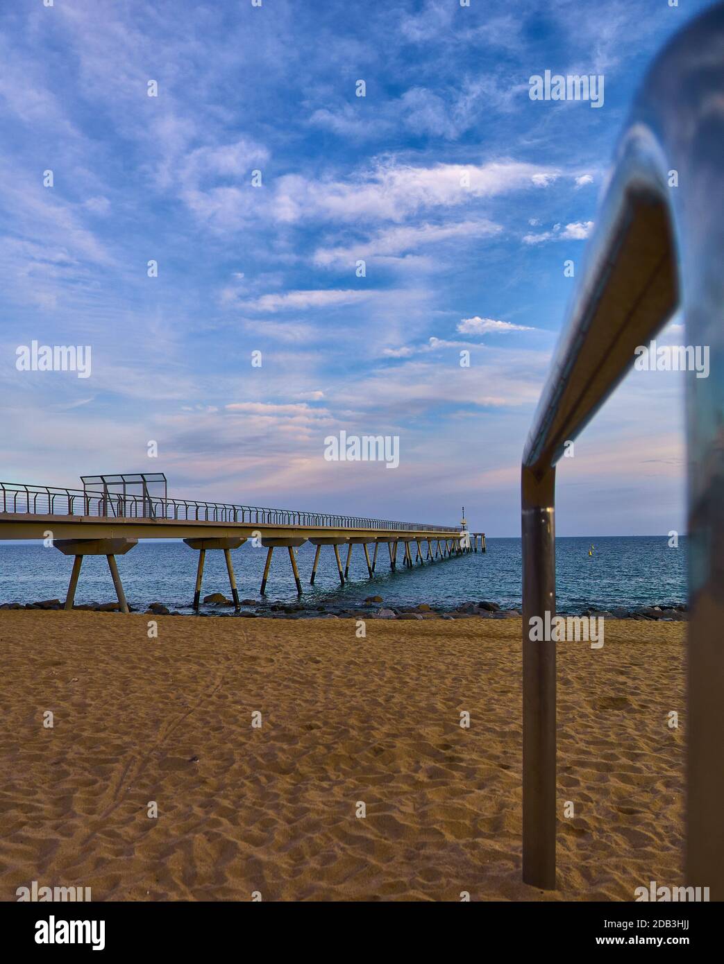 Brücke del Puente del Petroleo in Badalona Strand Stockfoto