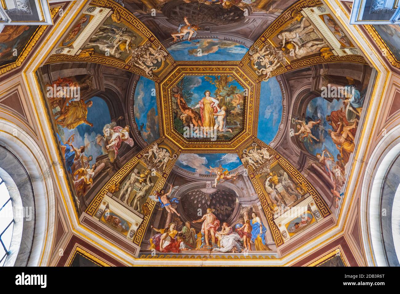 Saal der Musen Gewölbedecke mit Fresken von Tommaso Conca im Museum Pio Clementino, Vatikanische Museen, Rom, Italien Stockfoto
