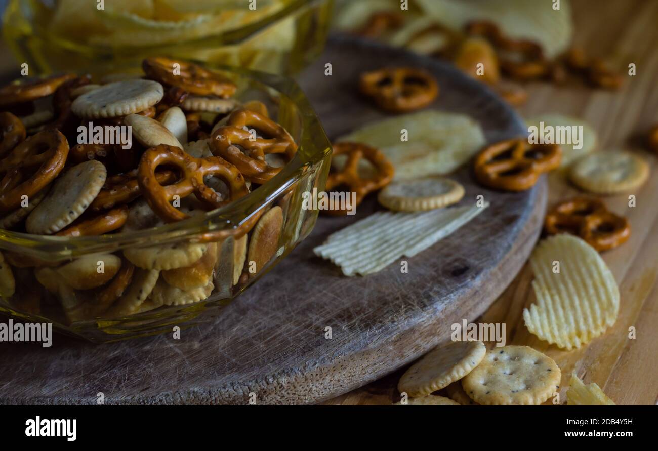 Viele salzige Snacks mischen sich Stockfoto