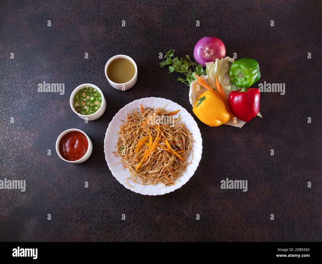 Vegetalbe Nudeln / Hakka Nudeln / Chinesische Nudeln Stockfoto