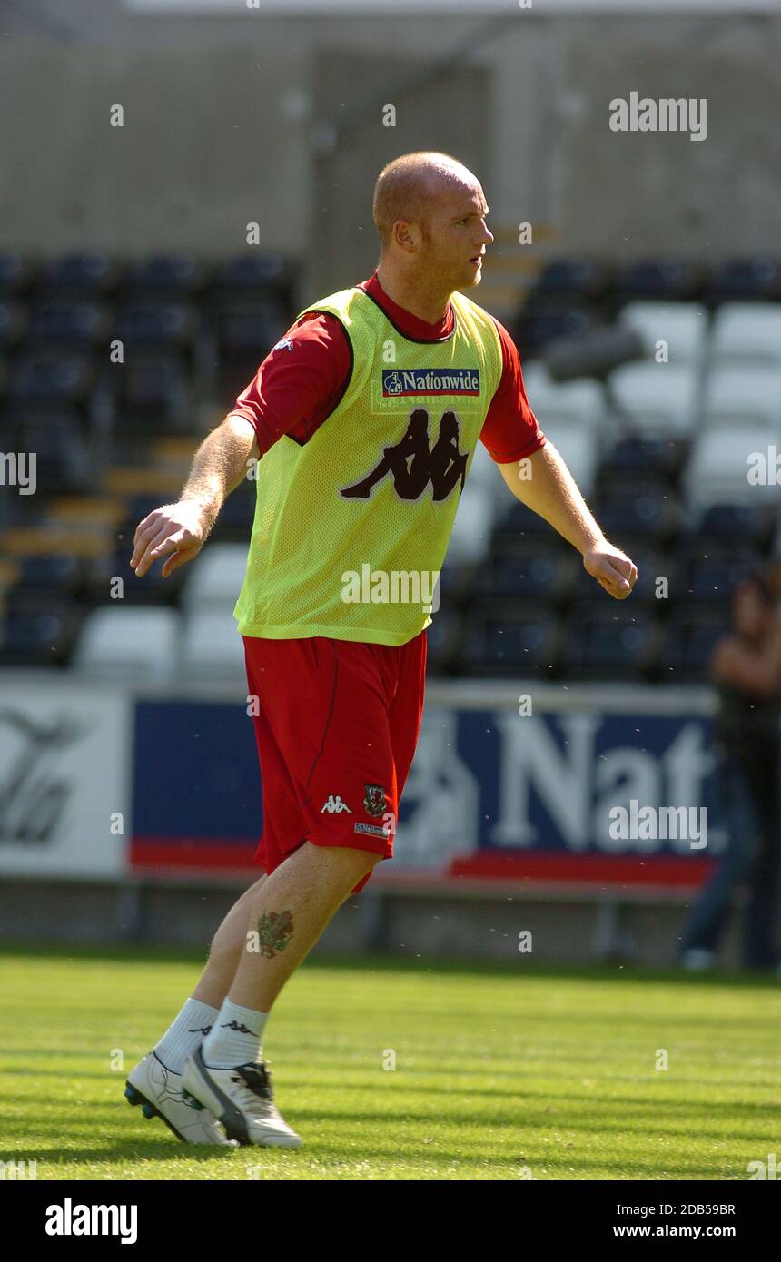 John Hartson Training mit der Wales Fußballmannschaft im Liberty Stadium in Swansea im August 2005. Stockfoto