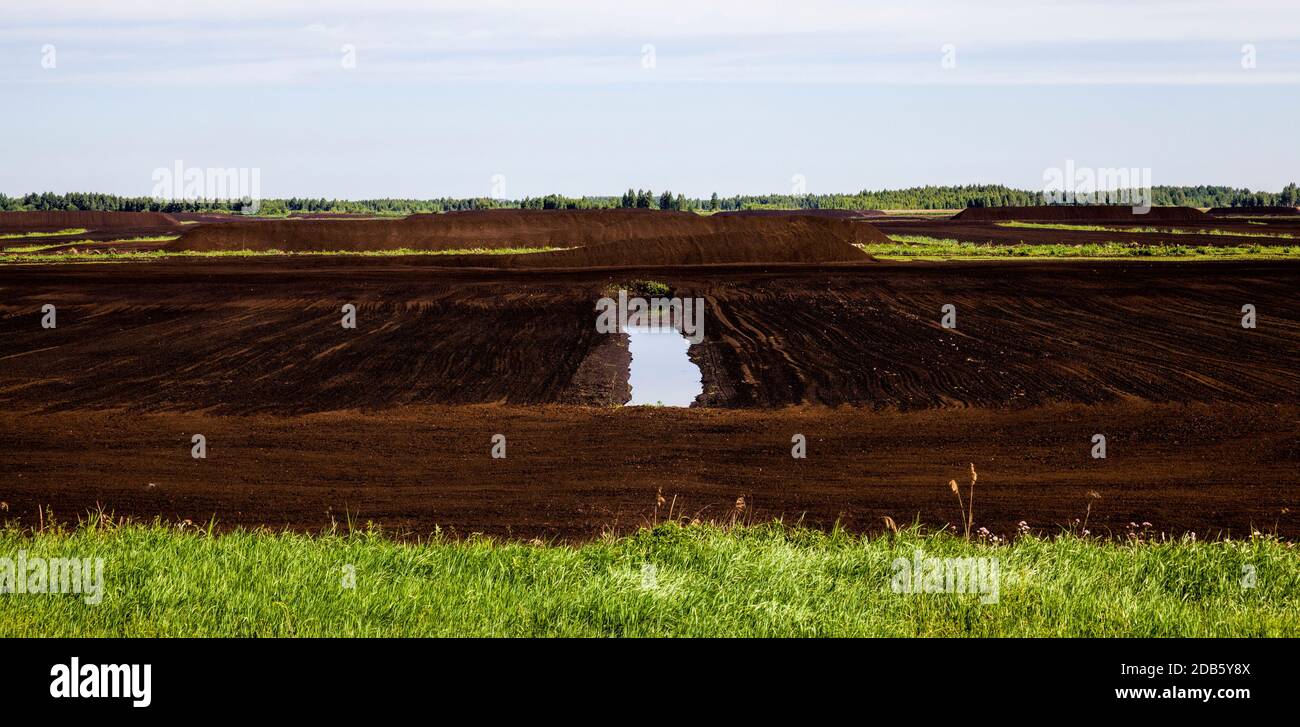 Das Territorium, auf dem die industrielle Gewinnung der Torfminerale durchgeführt wird, die Landschaft Stockfoto