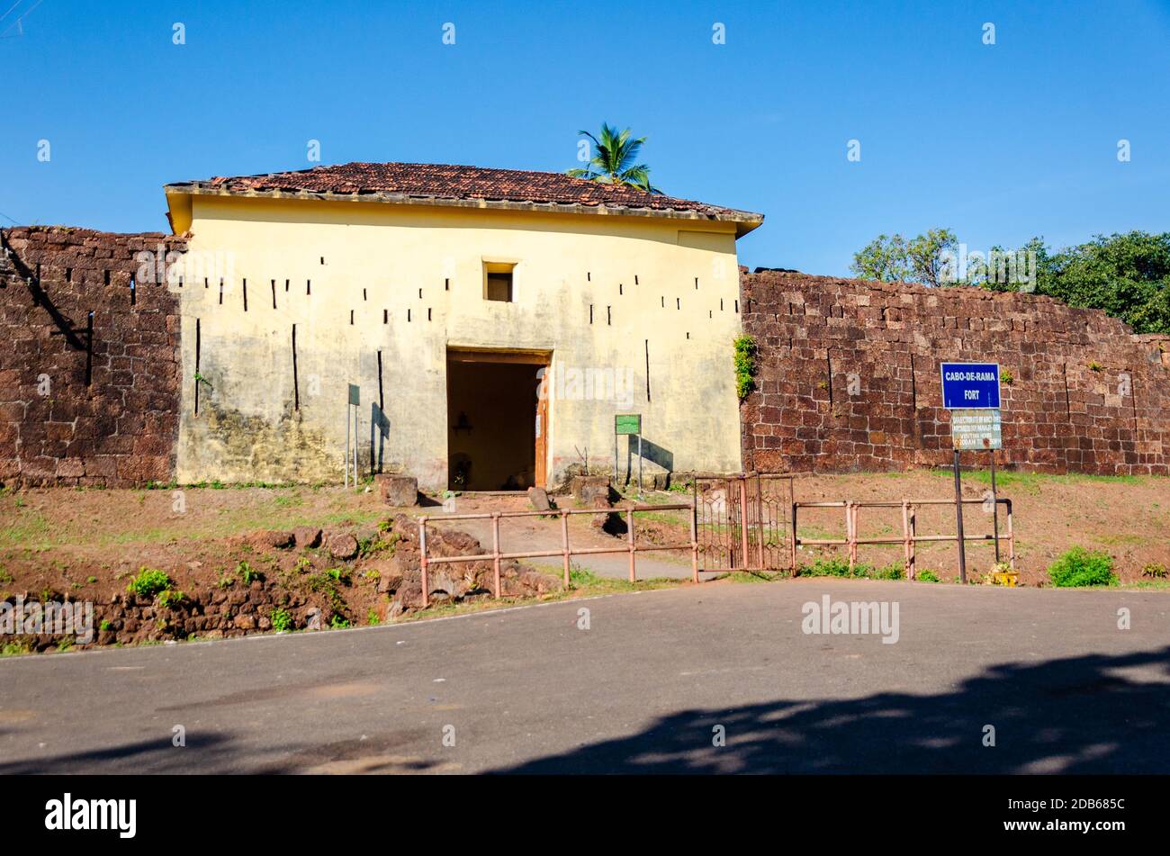 Haupteingang zum Cabo de Rama Fort, Canacona, Goa, Indien Stockfoto
