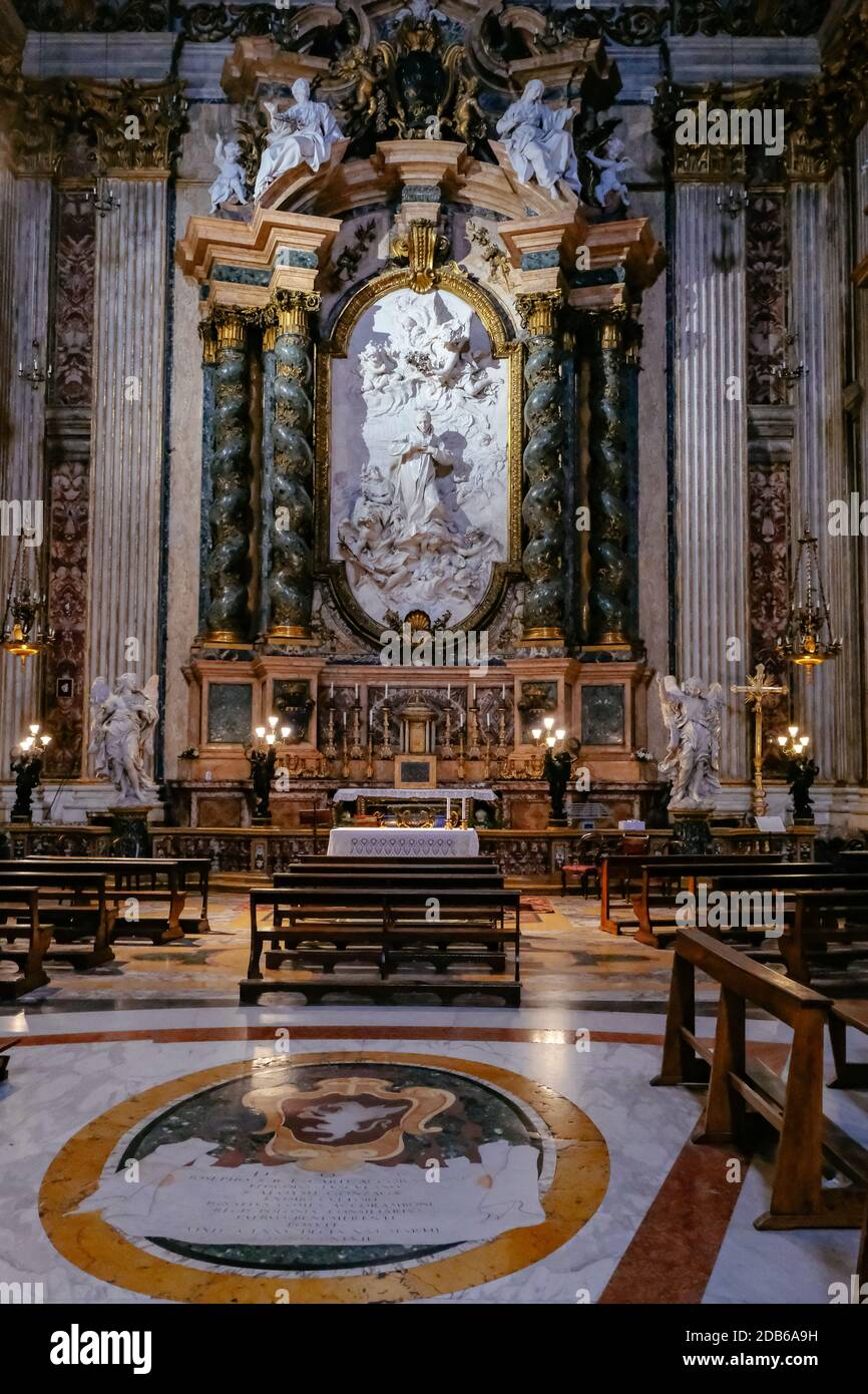 Einzelheiten des Inneren der Kirche Sant' Ignazio di Loyola (Hl. Ignatius von Loyola auf dem Campus Martius) - schöne katholische Barockkirche in Rom, Stockfoto