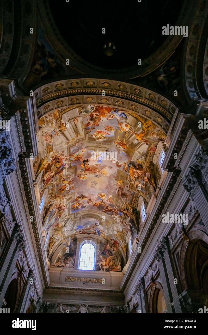 Einzelheiten des Inneren der Kirche Sant' Ignazio di Loyola (Hl. Ignatius von Loyola auf dem Campus Martius) - schöne katholische Barockkirche in Rom, Stockfoto