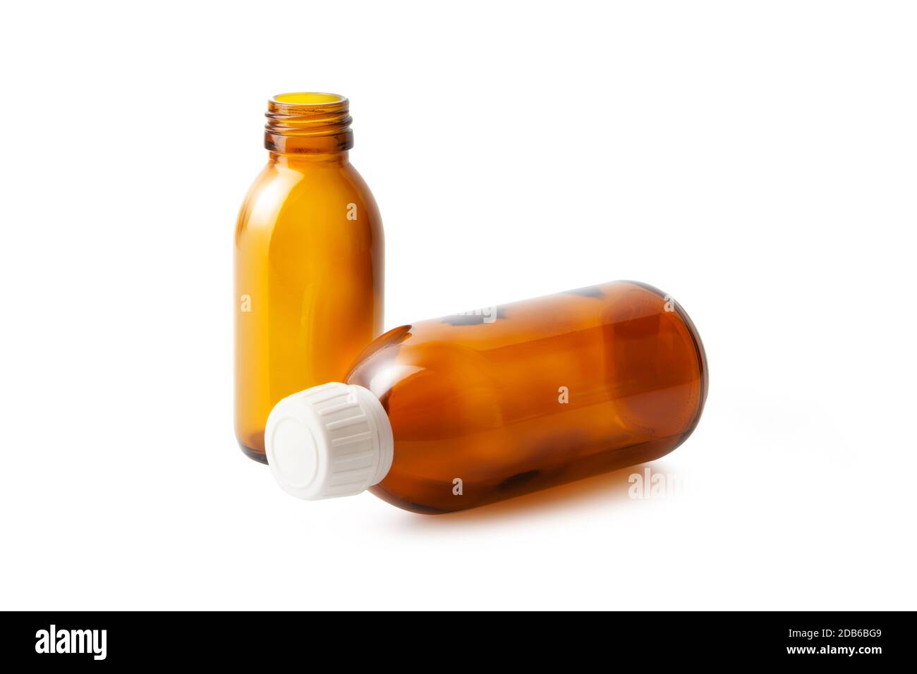 Zwei Arzneiflaschen schließen isoliert auf weißem Hintergrund Stockfoto