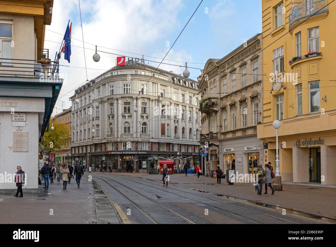 Zagreb, Kroatien - 4. November 2019: Gebäude der kroatischen Postbank in Zagreb, Kroatien. Stockfoto