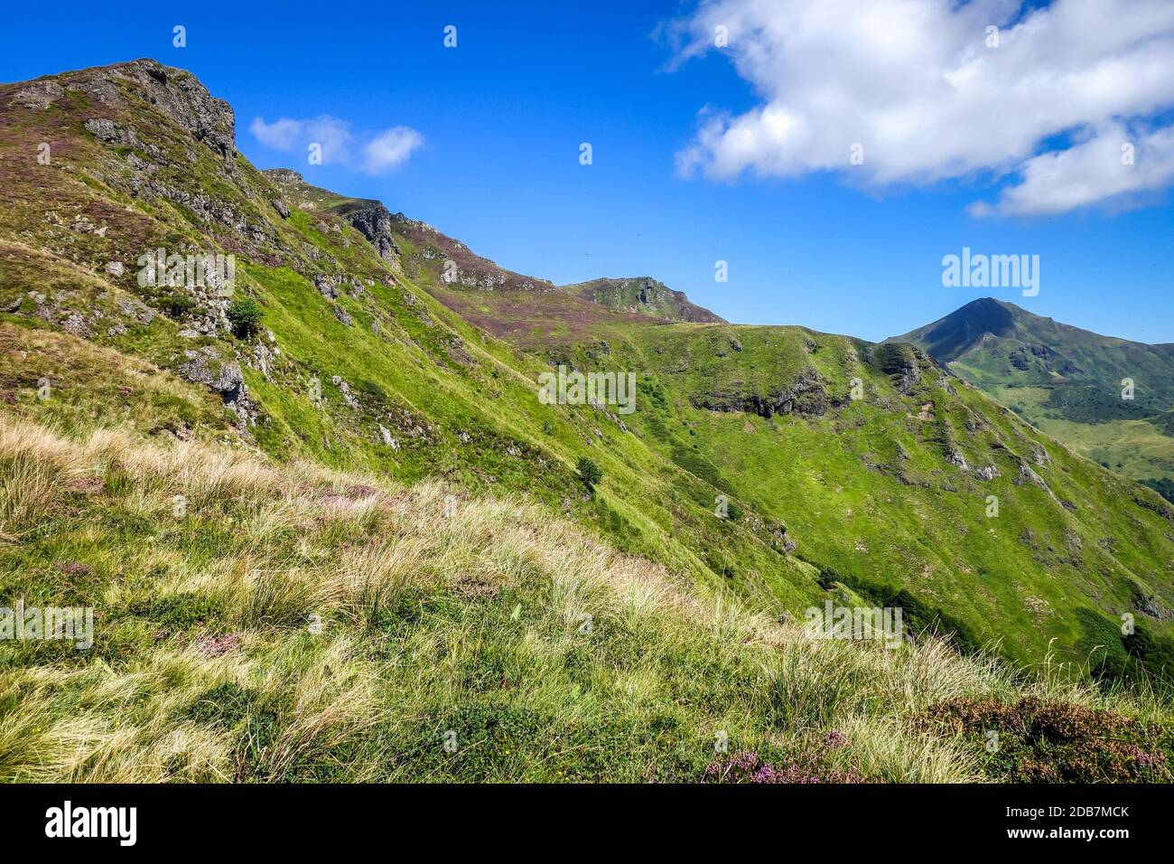 Puy Mary und Kette von Vulkanen der Auvergne in Cantal, Frankreich Stockfoto