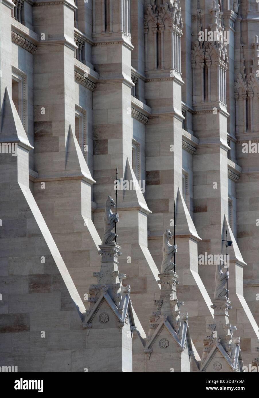 Neo-gotischen Fassade Dekoration des ungarischen Parlaments. Stockfoto