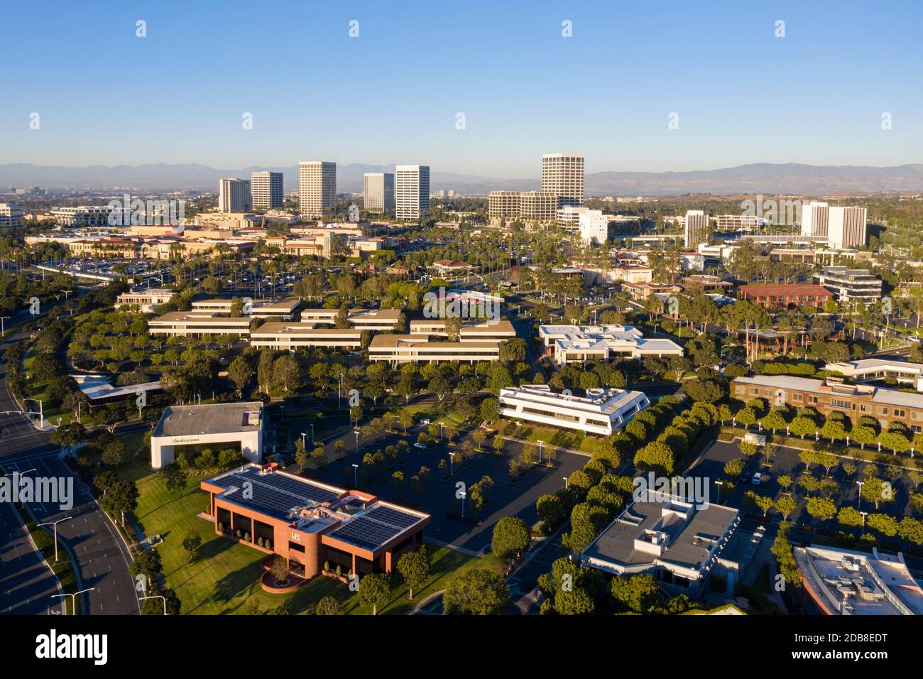 Luftaufnahme der Skyline von Newport Beach und Fashion Island einkaufszentrum Stockfoto