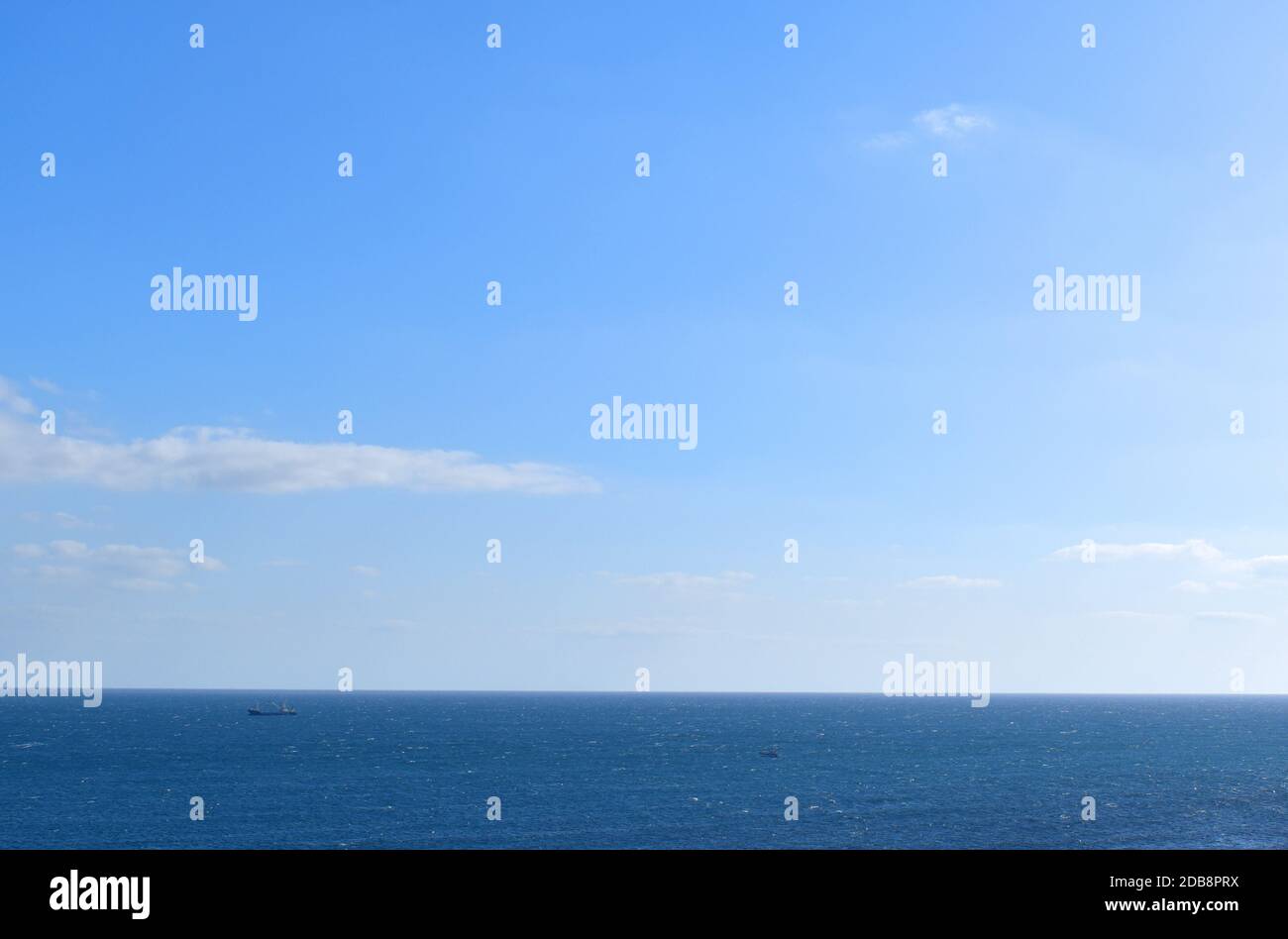 Blick auf Meer und Himmel im Hintergrund Stockfoto