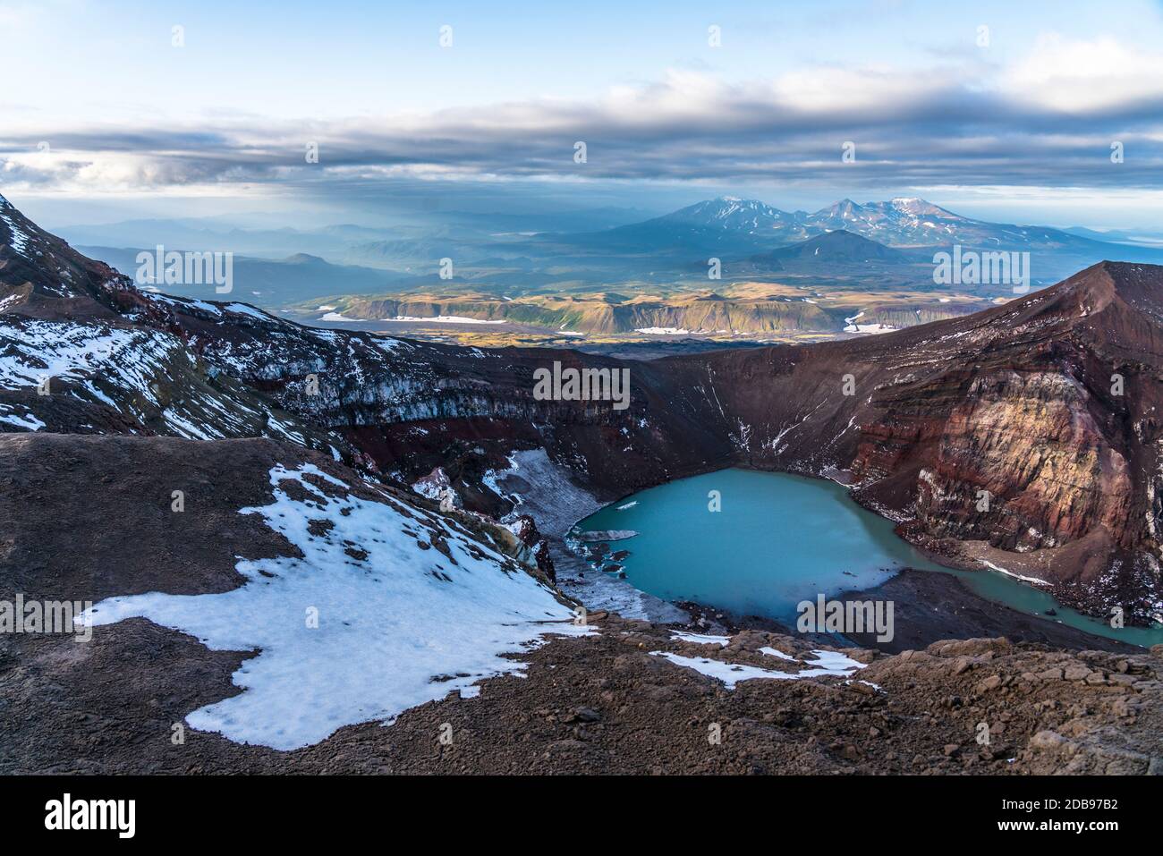 See in Vulkankrater, Mutnovsky, Halbinsel Kamtschatka, Russland Stockfoto