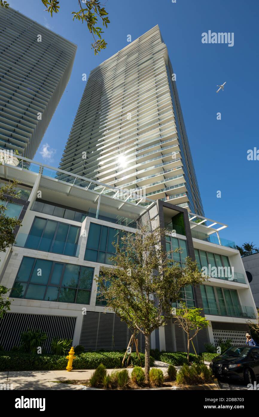 MIAMI, FL, USA - 15. NOVEMBER 2020: Paraiso Luxus Hochhaus Wohnanlage bujilding Edgewater Miami FL Stockfoto