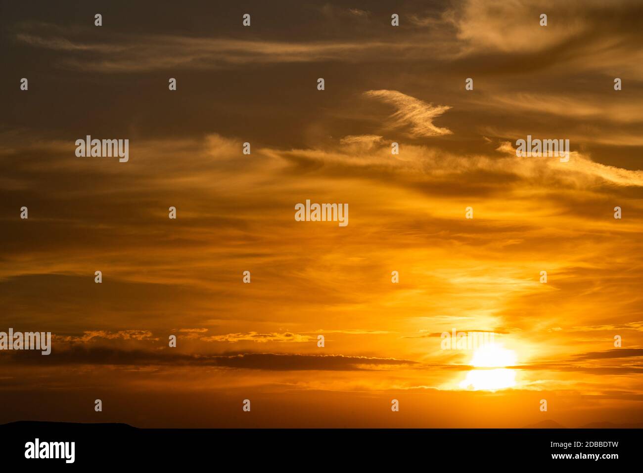 USA, Idaho, Sun Valley, Wolkenverhangener Himmel bei Sonnenuntergang Stockfoto