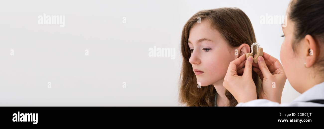 Höraudiologie Und Gehörlose Hörhilfe Für Kinder Stockfoto