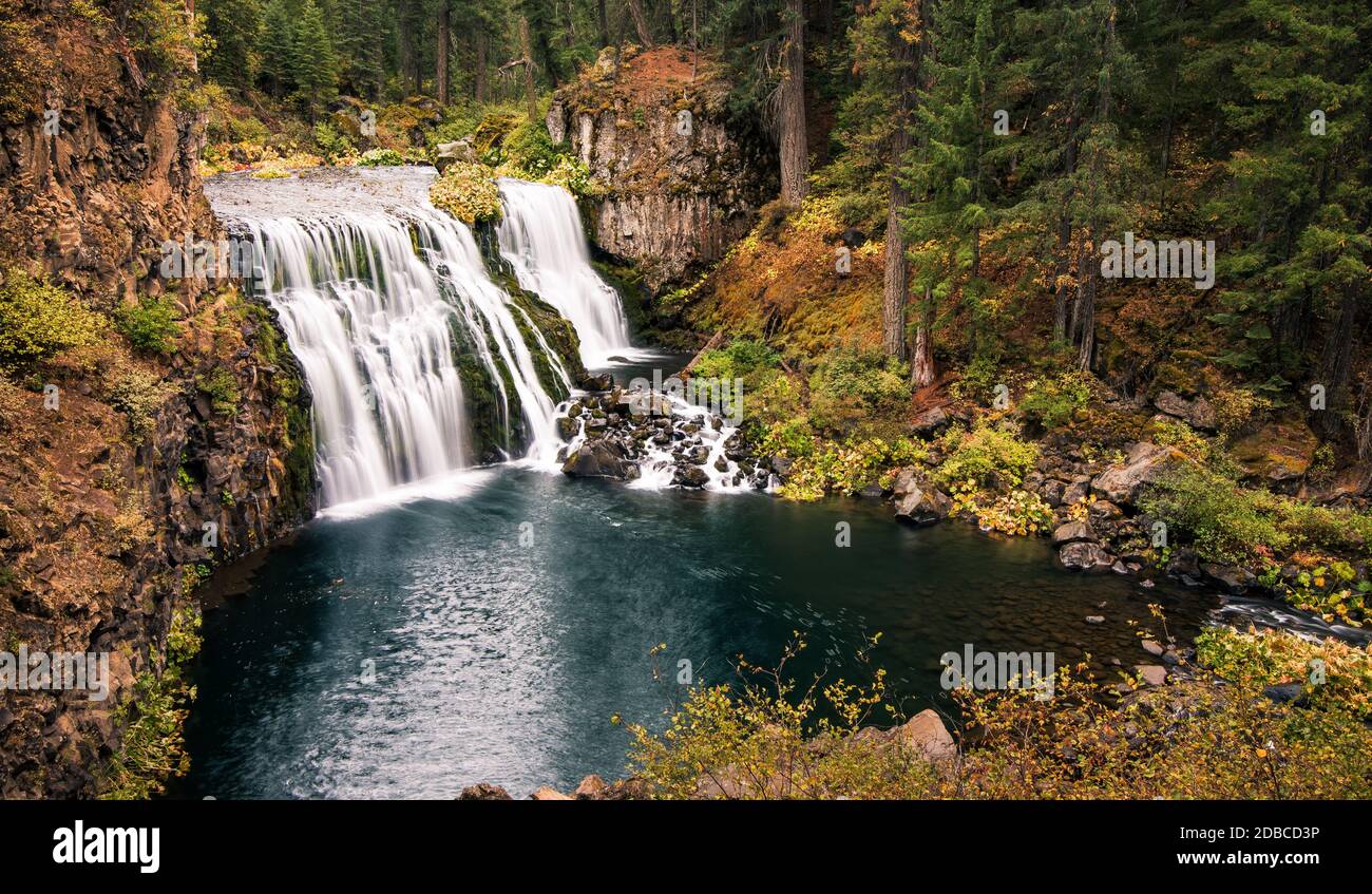 Middle McCloud River Falls, McCloud Forest, Nordkalifornien, USA Stockfoto
