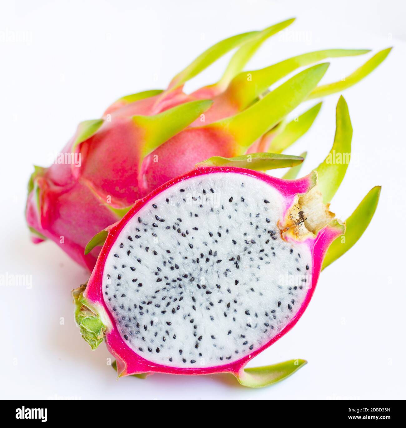 Drachenfrucht pitaya, auf weißem Hintergrund. Stockfoto