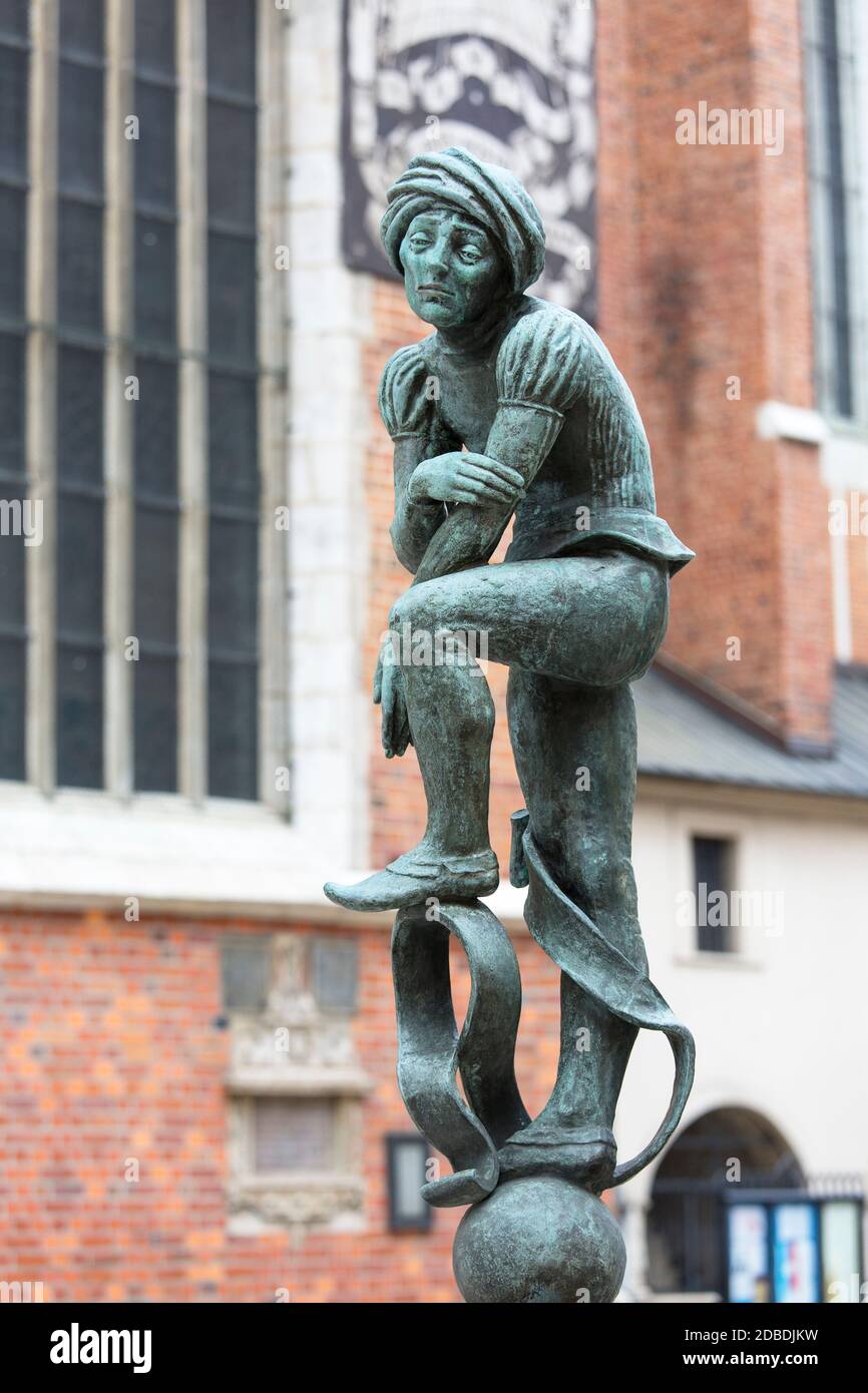 Figurenschüler, Kopie der Form vom Altar von Veit Stoss, Brunnen auf dem Platz der Heiligen Maria, Krakau, Polen Stockfoto
