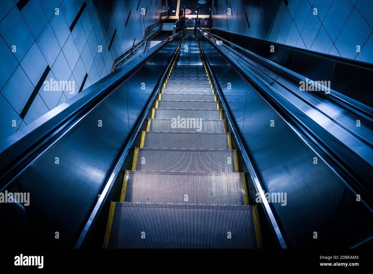 Des Bildes der kalten Rolltreppe. Aufnahmeort: Metropolregion Tokio Stockfoto