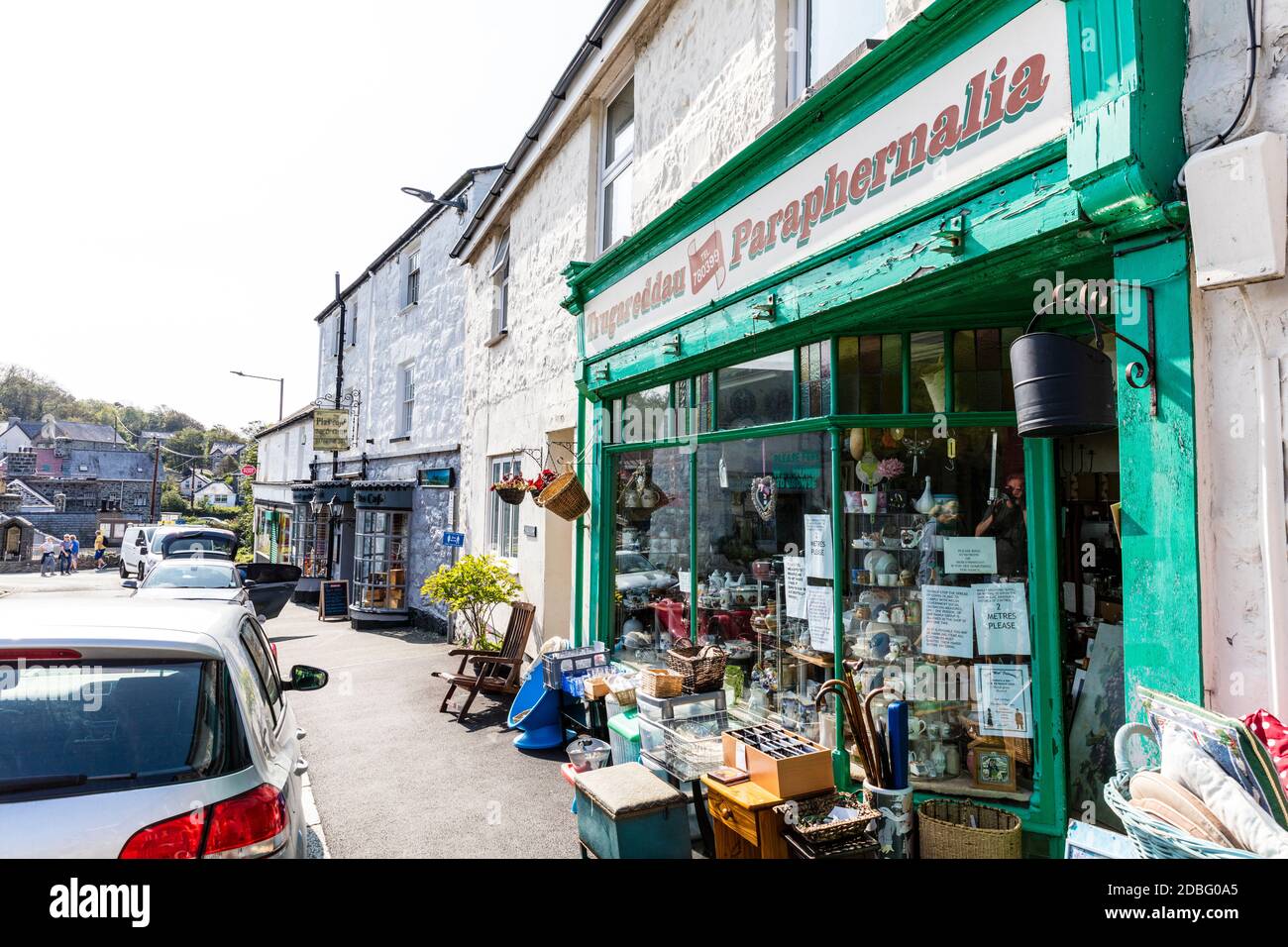 Harlech Town, Wales, UK, Harlech Town Shops, Harlech Town Wales, Harlech Wales, Harlech Shops, Harlech Town Centre, Junk Shop, Second Hand Shop, Goods Stockfoto