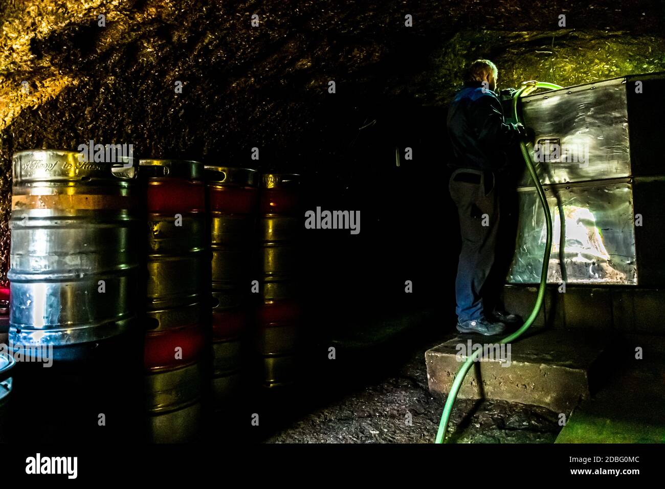 Zoigl-Beer Lagerung im Steinkeller in Falkenberg, Deutschland Stockfoto