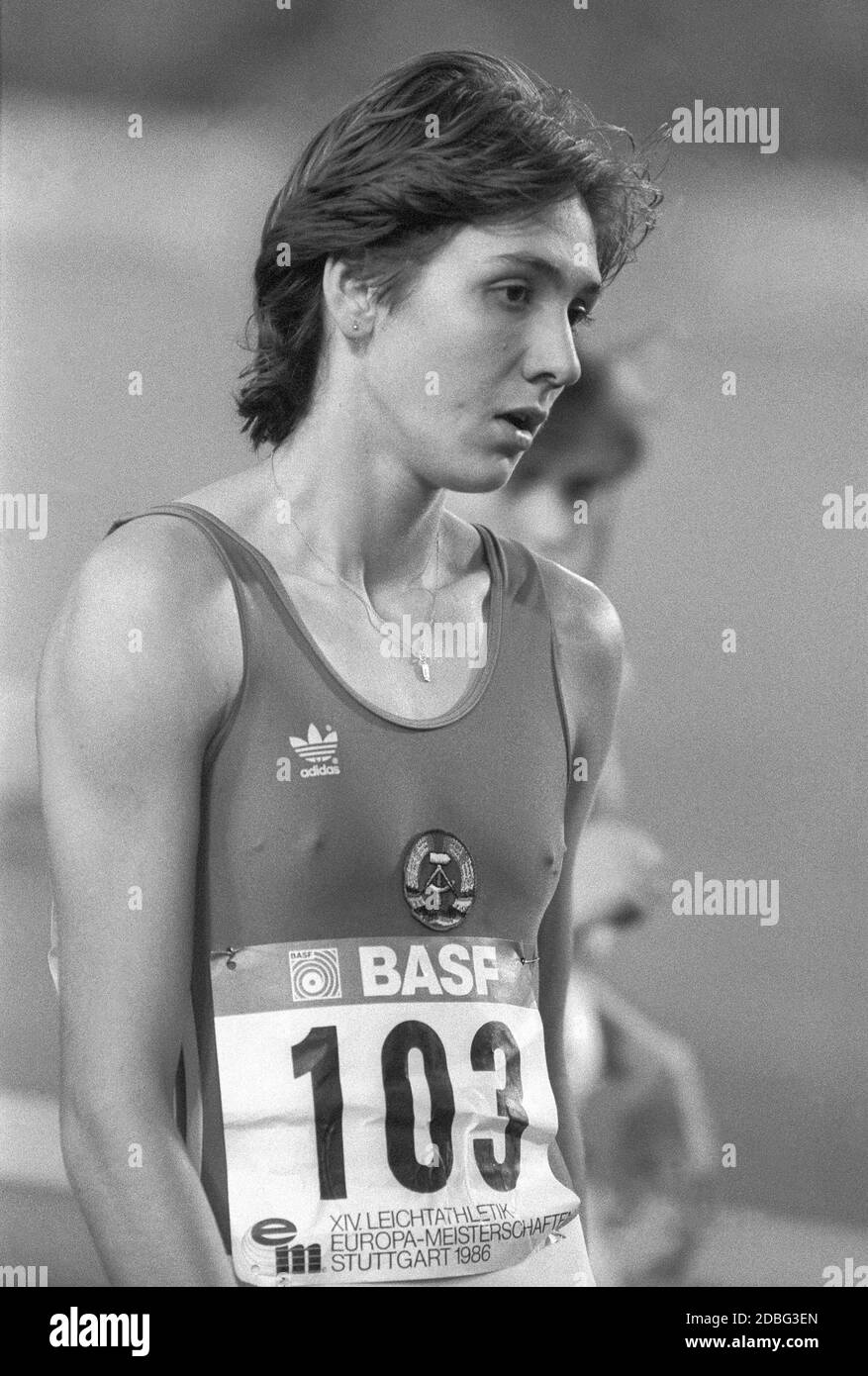 PETRA MÜLLER DDR 400m Hürde bei der Europameisterschaft in Stuttgart Stockfoto