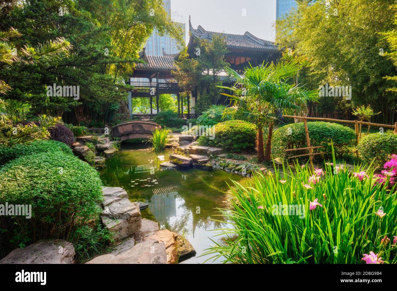 Chinesischer Gartenpark in China - Wangjiang Pavilion (Wangjiang Tower) Wangjianglou Park. Chengdu, Sichuan, China Stockfoto