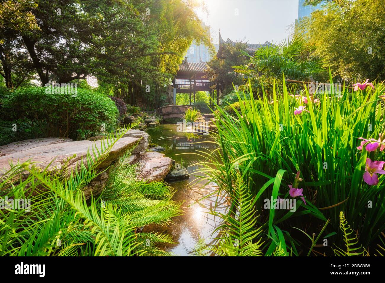 Chinesischer Gartenpark in China - Wangjiang Pavilion (Wangjiang Tower) Wangjianglou Park. Chengdu, Sichuan, China Stockfoto