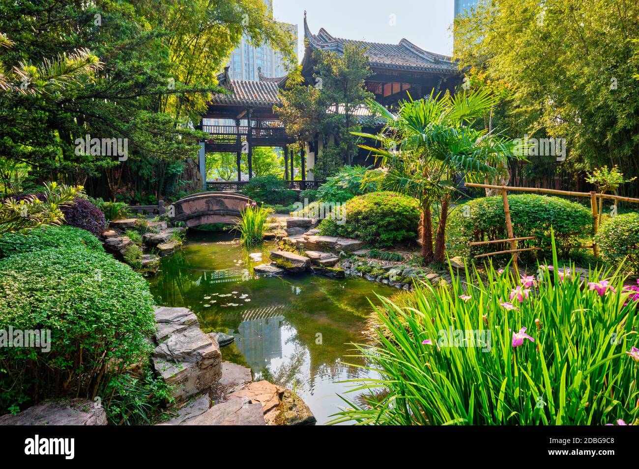 Chinesischer Gartenpark in China - Wangjiang Pavilion (Wangjiang Tower) Wangjianglou Park. Chengdu, Sichuan, China Stockfoto